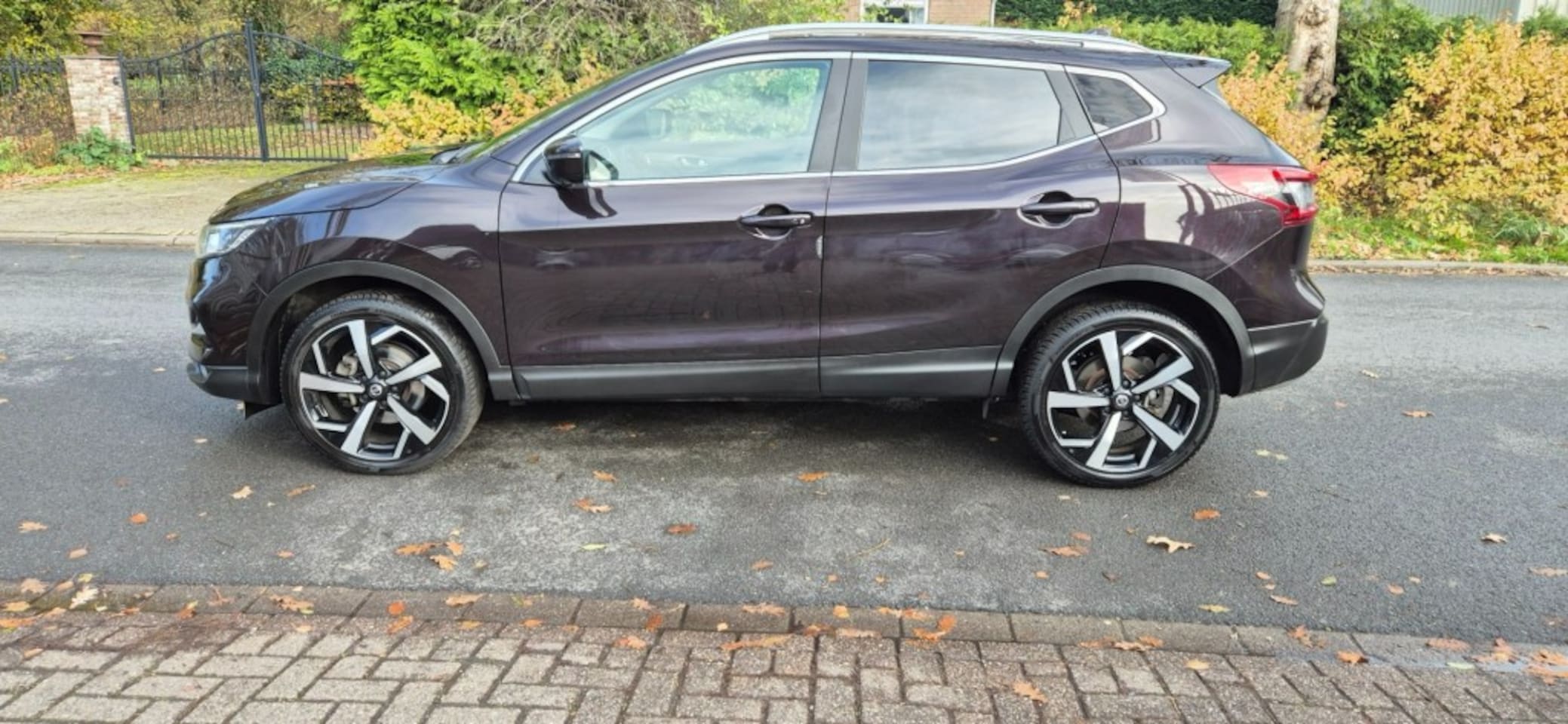 Nissan Qashqai - 1.3 DIG-T Premium Edition*leer*Panorama* - AutoWereld.nl