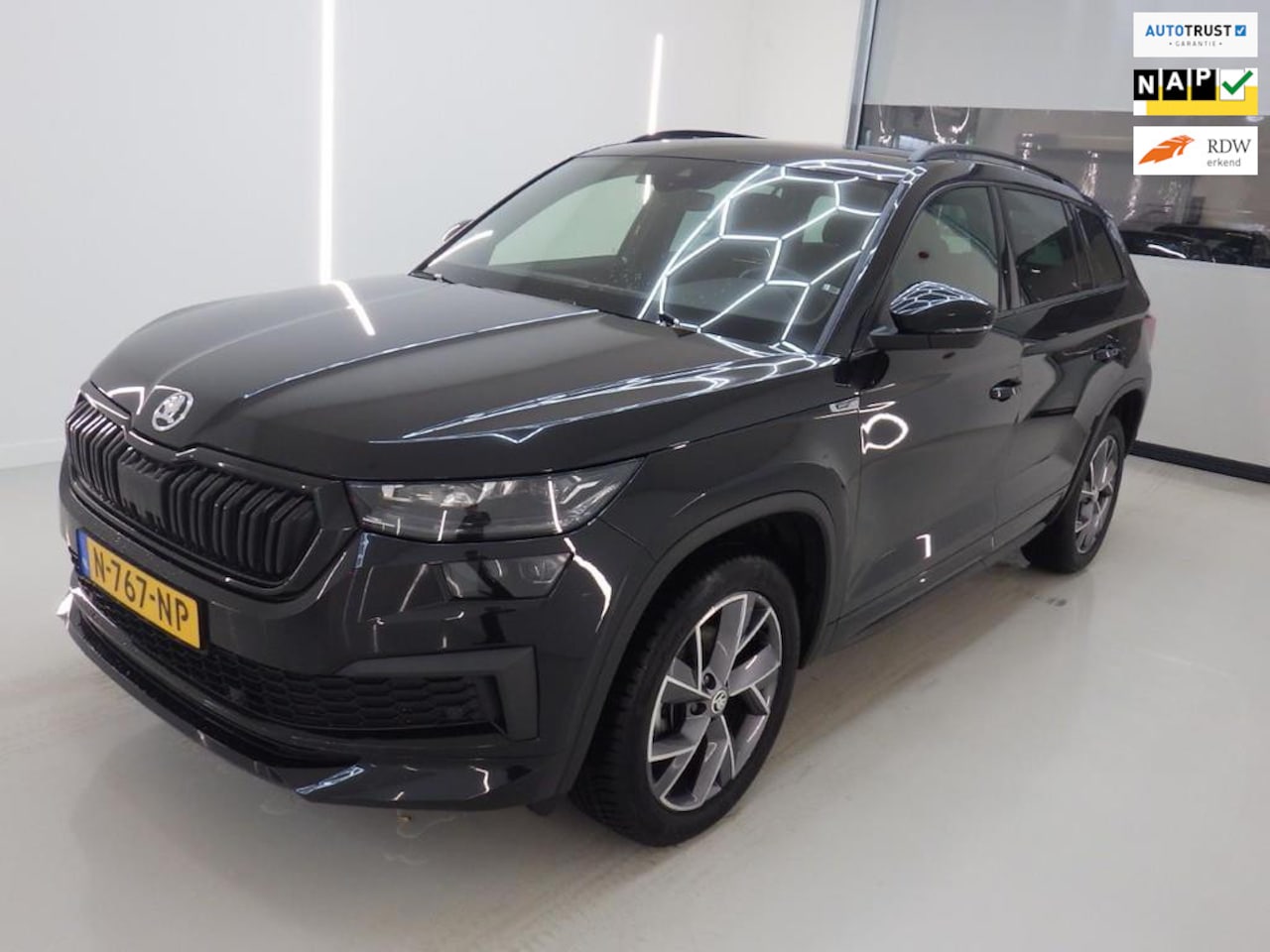 Skoda Kodiaq - 1.5 TSI Sportline DSG NW-MODEL l PANO l CANTON l ADAPT.CRUISE l TREKHAAK l CAMERA l KEYLES - AutoWereld.nl