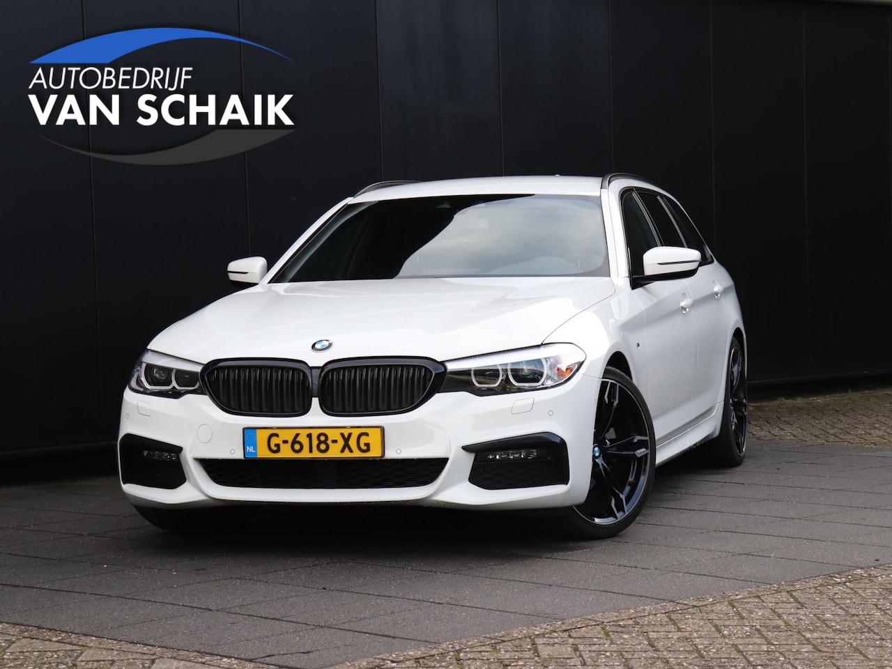 BMW 5-serie Touring - 520i High Executive | M SPORT | TREKHAAK |  LEDER | CAMERA | STOEL/STUURVERW. | CRUISE | N - AutoWereld.nl