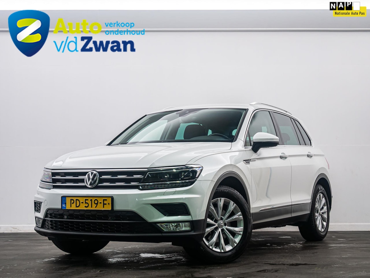 Volkswagen Tiguan - 1.4 TSI Comfortline Business ACC/Trekhaak - AutoWereld.nl
