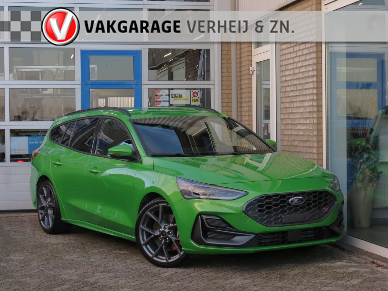Ford Focus Wagon - 2.3 EcoBoost ST-X B&O|Performance Pack|Camera|HUD|Schaalstoelen|Cruise|Car-Play|Navi - AutoWereld.nl