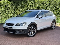 SEAT Leon - 1.4 TSI X-perience Full Link Panoramadak Trekhaak