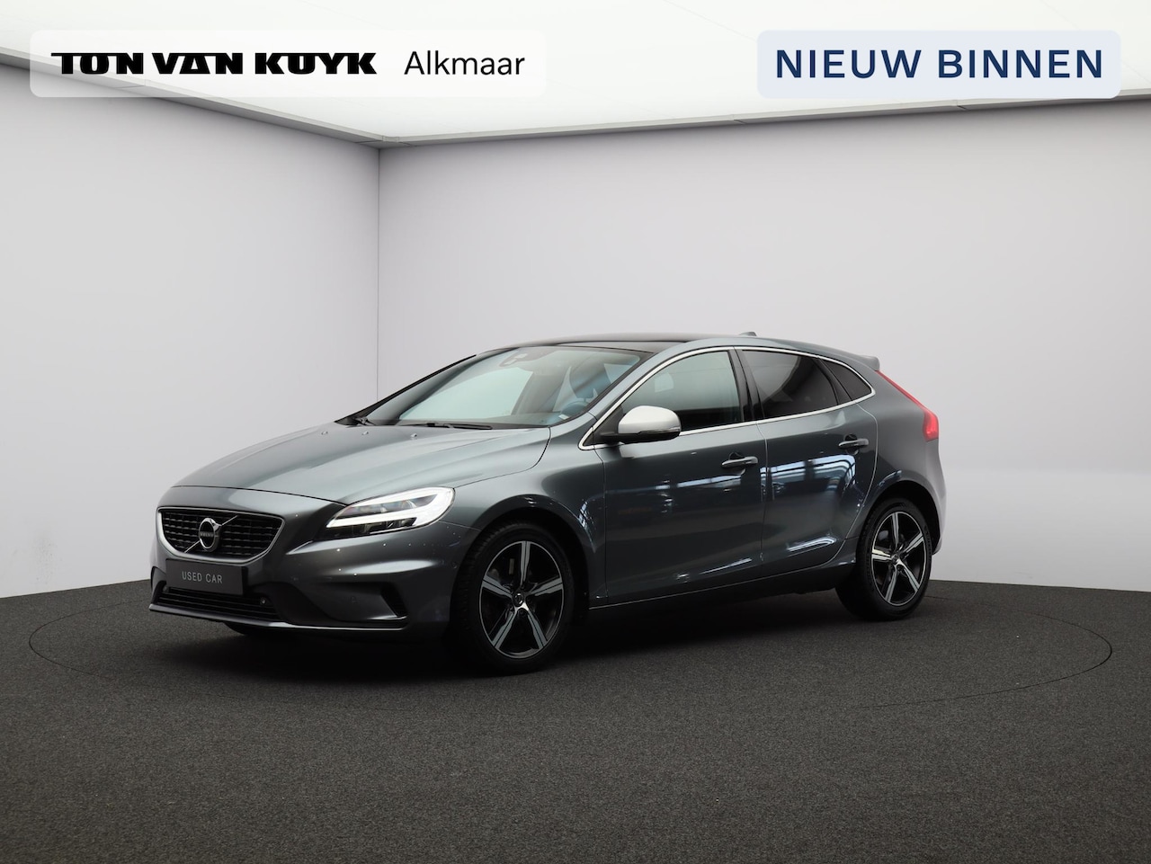 Volvo V40 - 2.0 T4 Business Sport R-Design / Standkachel / Pan. dak / Leder / Park Pilot / Stoelverwar - AutoWereld.nl
