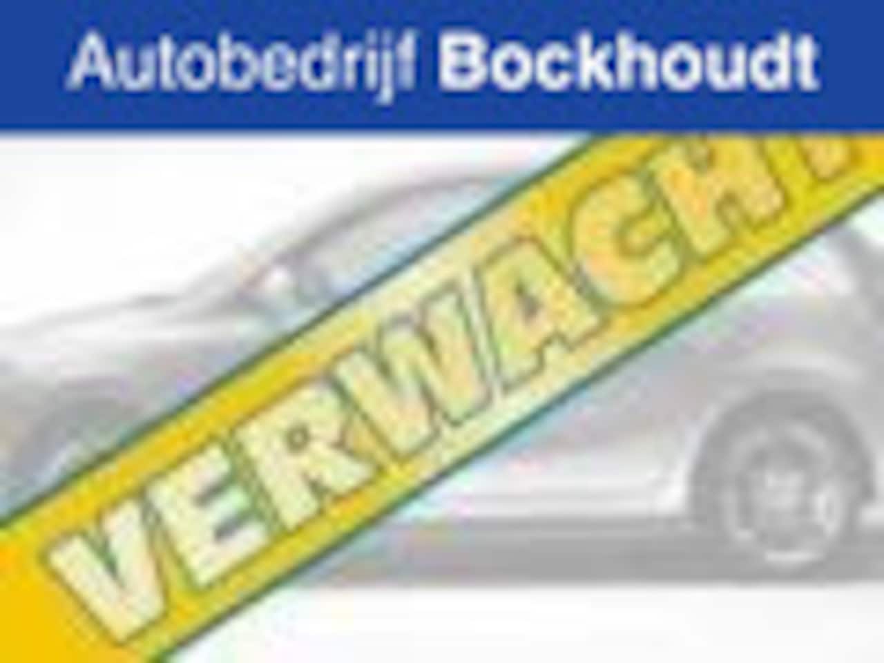 Mercedes-Benz GLB - 250 4MATIC Premium | Pano | Sfeer | Camera - AutoWereld.nl