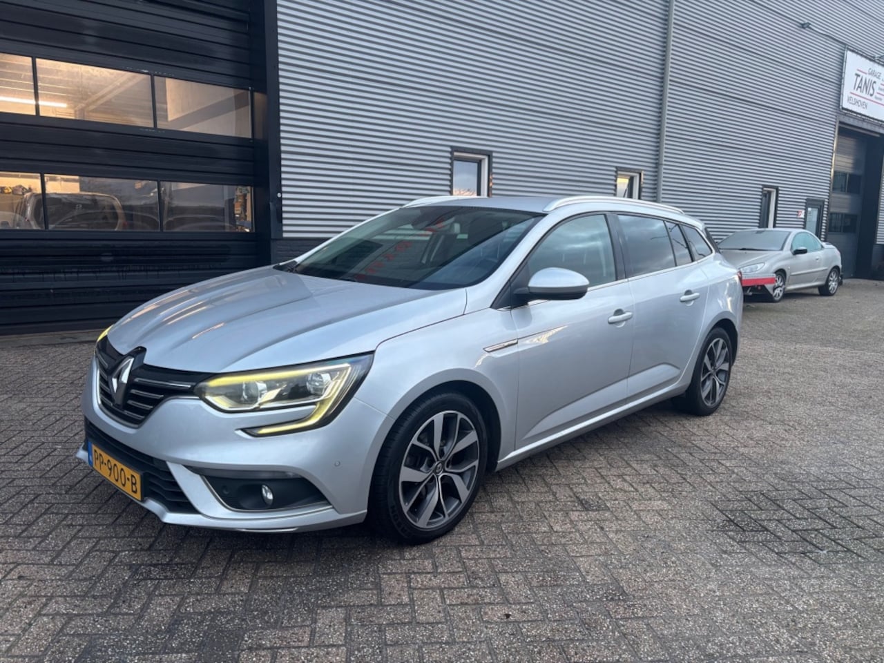 Renault Mégane Estate - 1.2 TCe Bose 3 MND GAR | APPLE CARPLAY | NAVI | CLIMA | CRUISE C - AutoWereld.nl