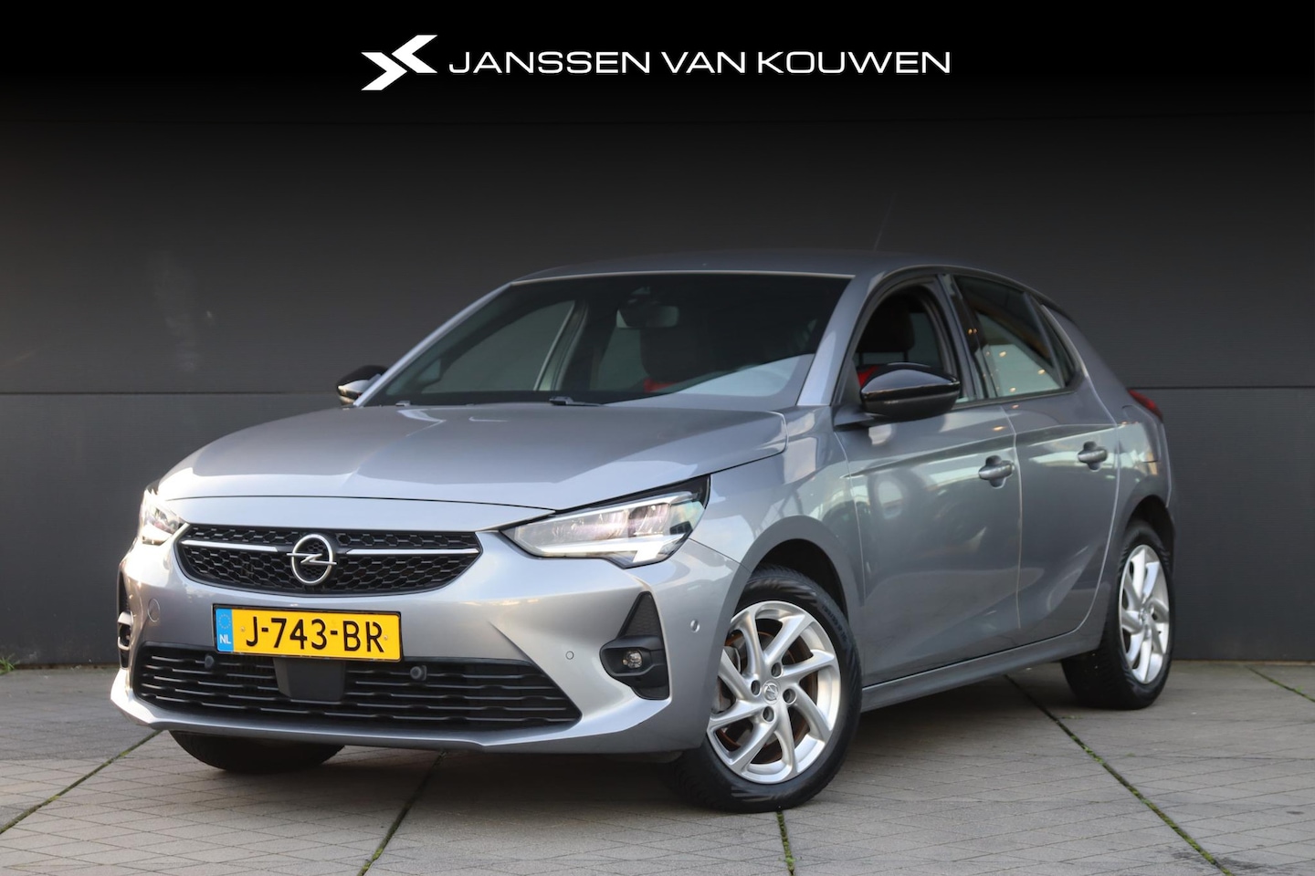 Opel Corsa - 1.2 GS Line 100PK / Navigatie / Achteruitrijcamera / Dealeronderhouden - AutoWereld.nl
