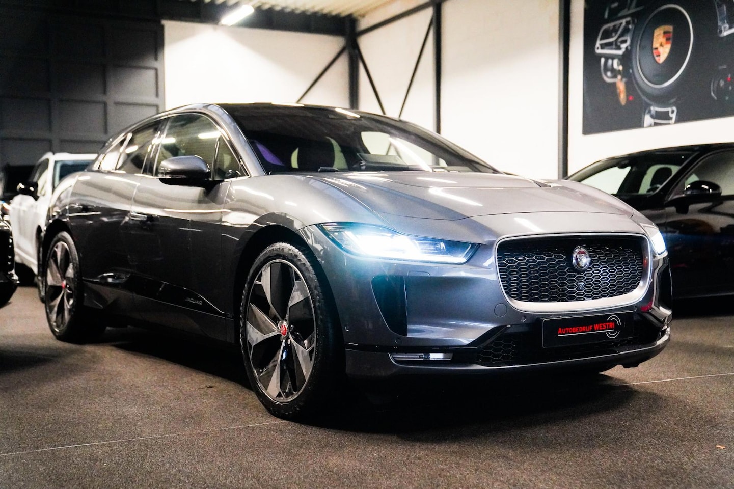 Jaguar I-PACE - EV400 First Edition 90 kWh |Panorama | Alcantara Hemel | Luxe Leder | Camera | Stoelverwar - AutoWereld.nl