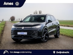 Volkswagen T-Roc - 1.5 eTsi R-Line First Edition | Velgen 'Calgary', 20 inch | Achterklep elektrisch bedienba