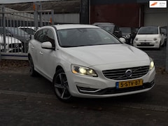 Volvo V60 - 2.4 D6 AWD Plug-In Hybrid Summum | 17” LMV | Leder | LED | navigatie |