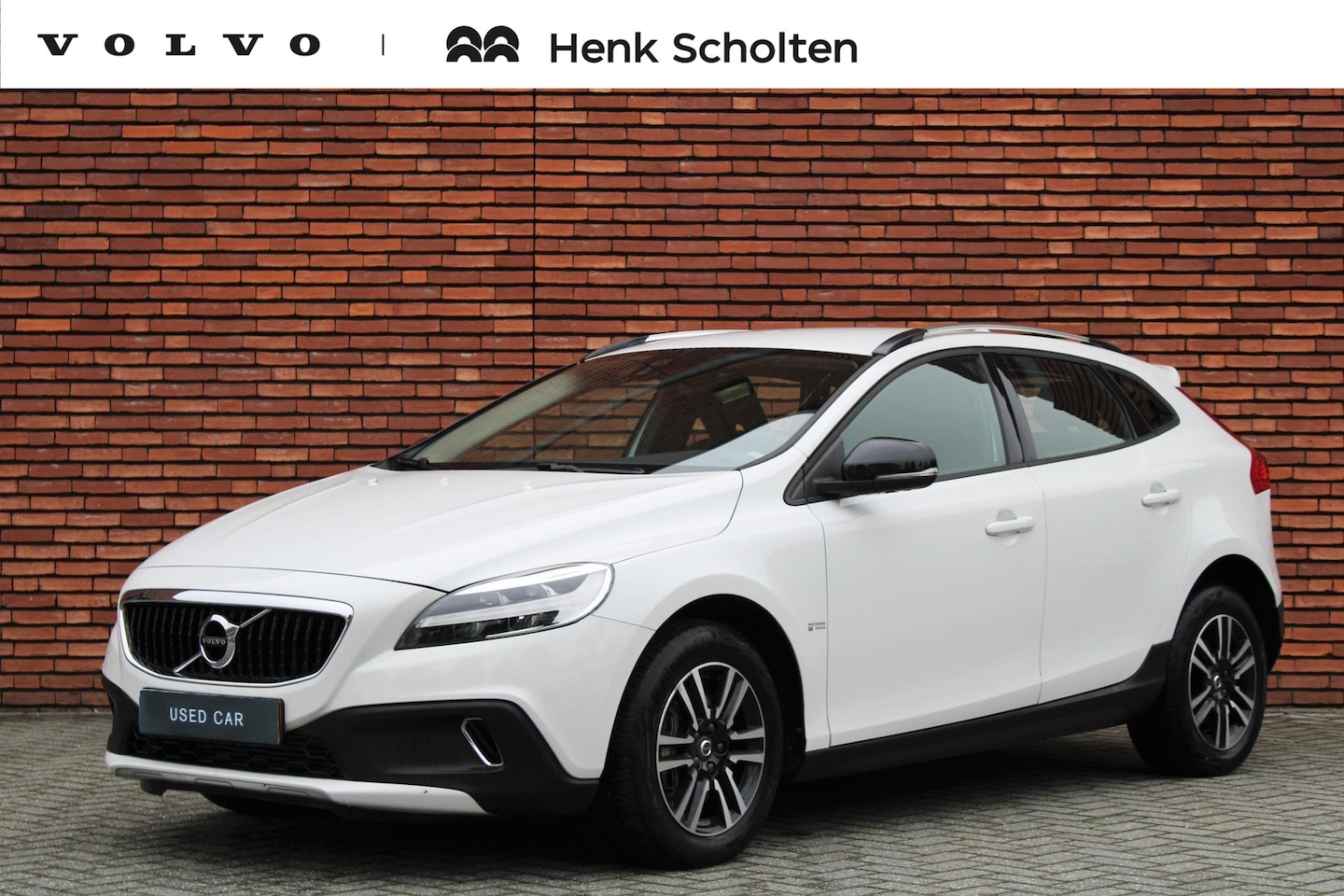 Volvo V40 Cross Country - T3 Edition+ | Trekhaak | Verwarmbare Voorstoelen | Cruise Control | Navigatie | Bluetooth - AutoWereld.nl