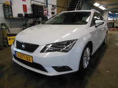 SEAT Leon ST - 1.6 TDI Ecomotive Lease Sport zo meenemen