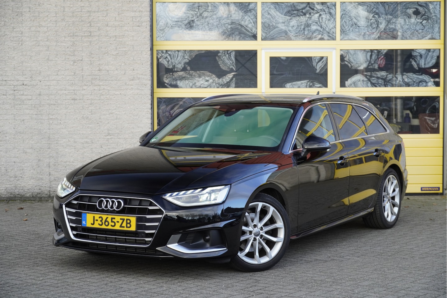Audi A4 Avant - 35 TFSI 150PK! Automaat Business Edition BJ2020 Lmv 18" | Led V+A | Pdc | Navi | Sideskirt - AutoWereld.nl