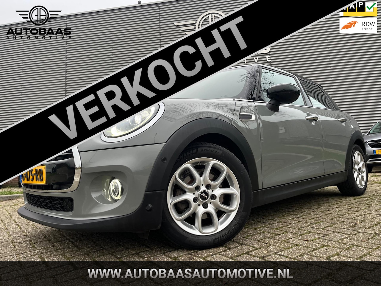 MINI Cooper - 1.5 Busines Edition*APK 11-2027* AUTOMAAT+NL-AUTO+1EIG+NAVI+FULL LED+HARMAN KARDON+CLIMATE - AutoWereld.nl