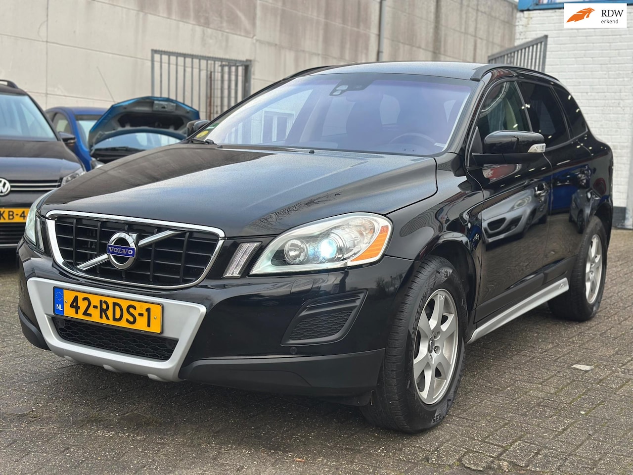 Volvo XC60 - 2.0 D3 R-Design|BJ:2010|AUT.|XENON|STOELVERWARMING|NAP| - AutoWereld.nl
