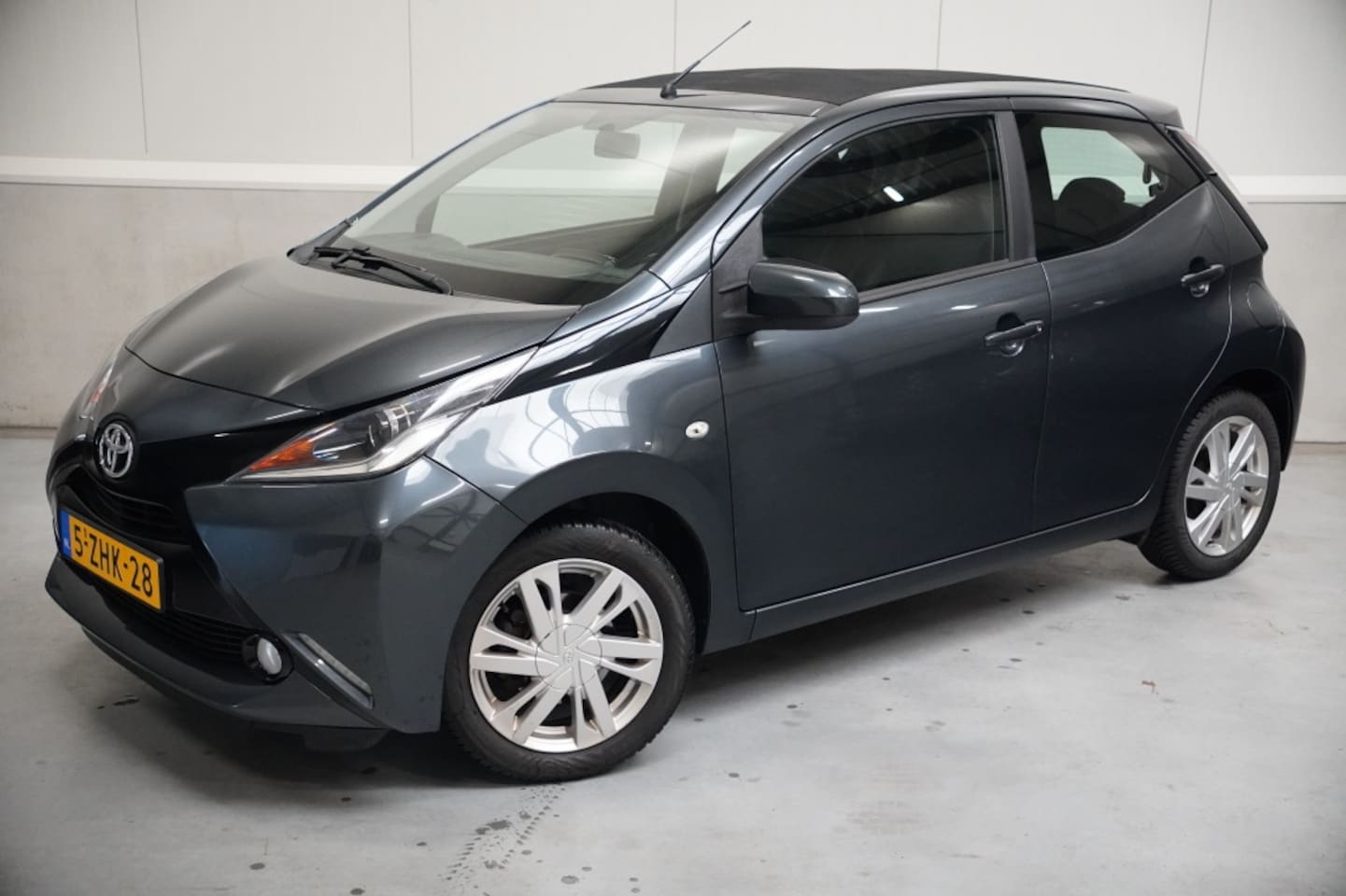 Toyota Aygo - 1.0 VVT-i x-wave 1.0 VVT-i x-wave - AutoWereld.nl
