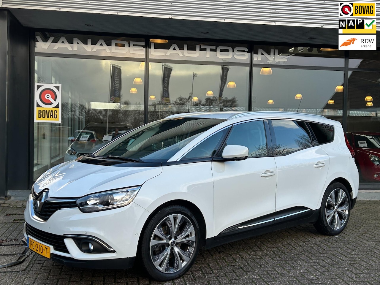 Renault Grand Scénic - 1.2 TCe Intens 7-Pers! Navi Camera Lane Asisst Trekhaak Volledig Dealeronderhouden! - AutoWereld.nl