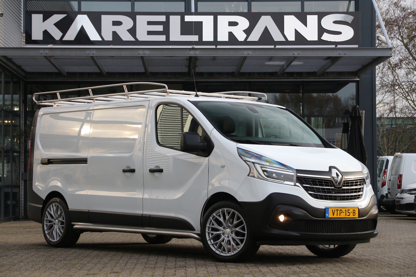 Renault Trafic - 2.0 DCI 150 | L2H1 | Trekhaak | Imperiaal | Cruise | Airco.. - AutoWereld.nl