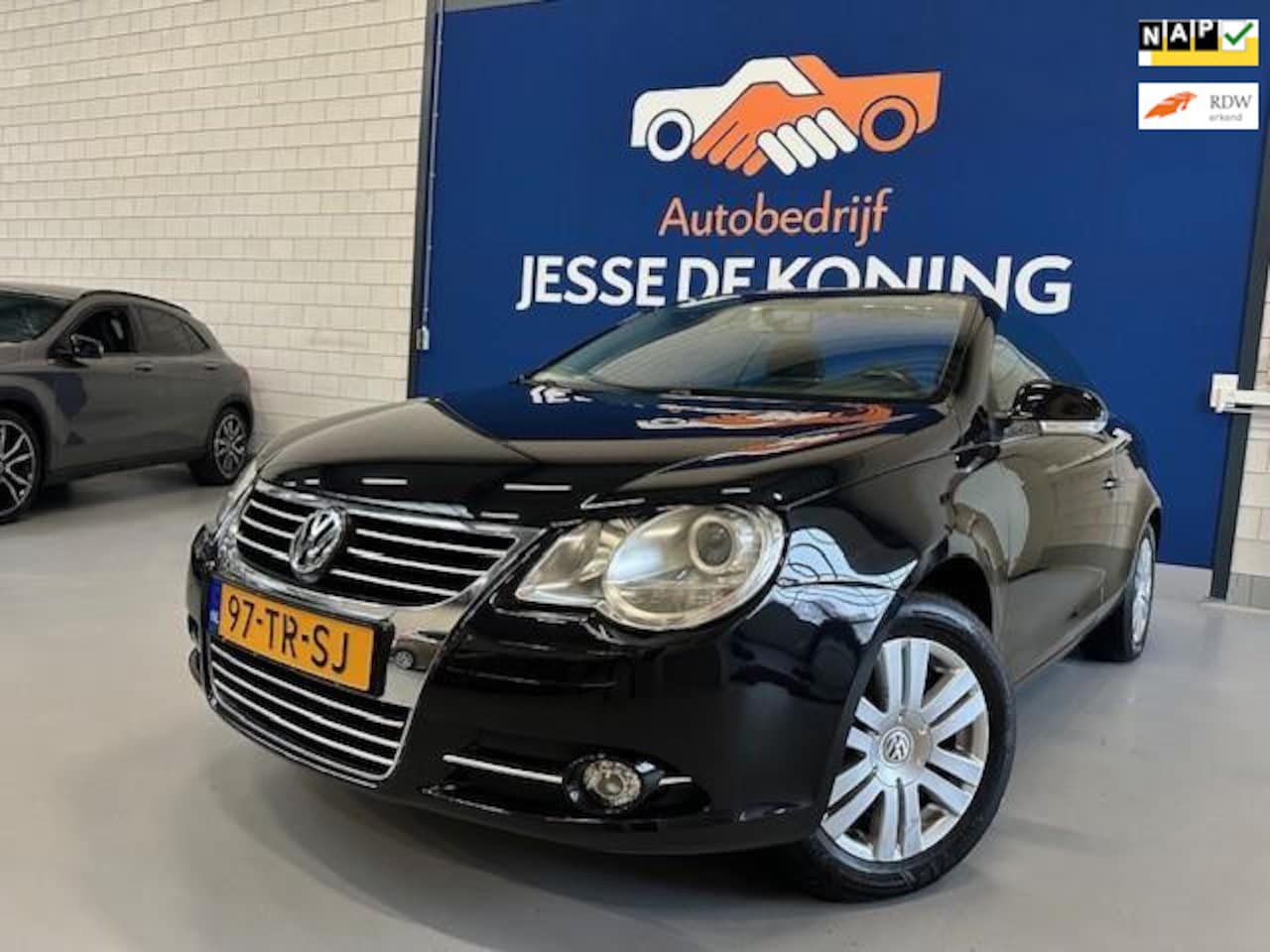 Volkswagen Eos - 1.6-16v FSI cabriolet/ bj.2007 / kleur: zwart/ climate /sportvelgen/stereo scherm/6 bak/AP - AutoWereld.nl
