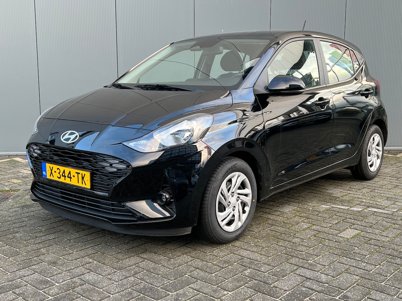 Hyundai i10 - 1.0 66pk Comfort Smart | LED | Airco | Carplay | Camera | Navigatie | Bluetooth | Cruiseco - AutoWereld.nl