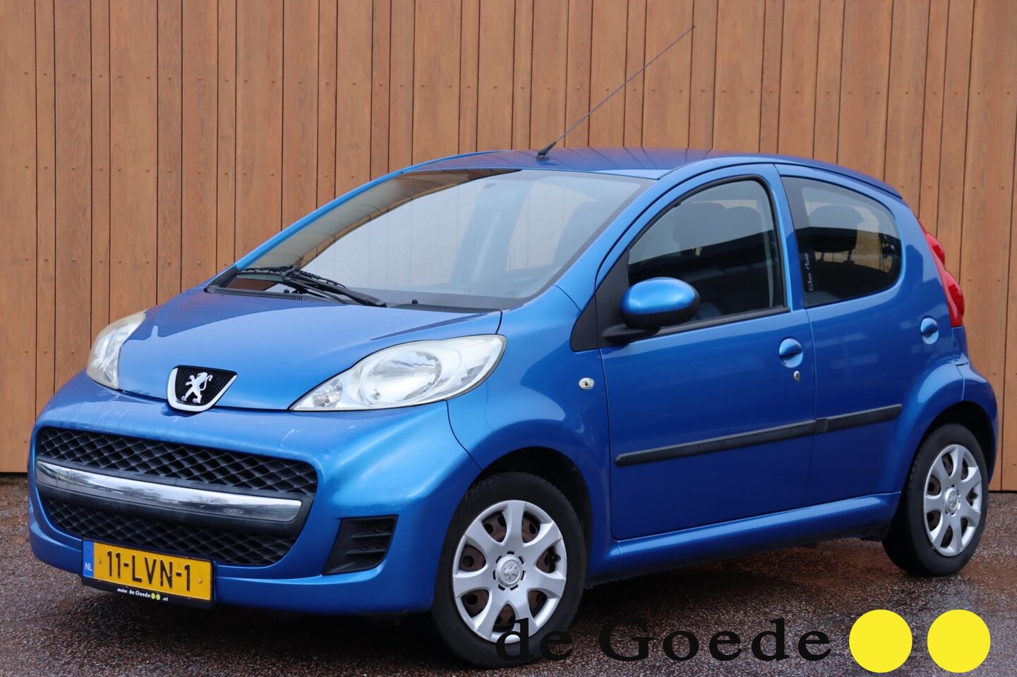PEUGEOT 107