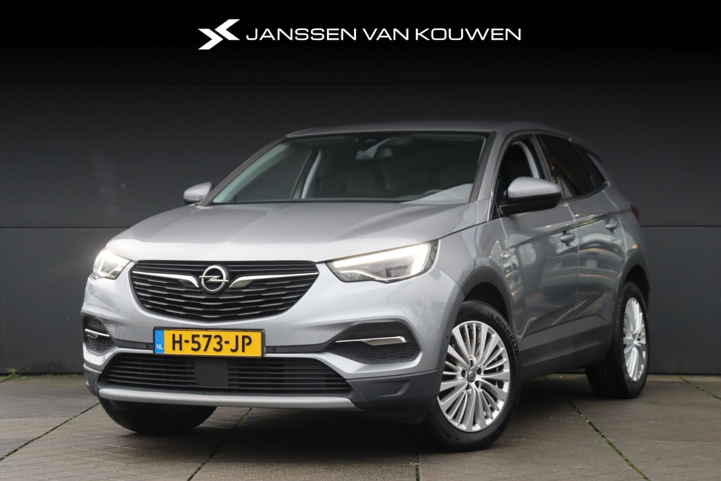 Opel Grandland X - 1.2 Turbo Business Executive Automaat / Navigatie / Winterpack / Dealeronderhouden - AutoWereld.nl