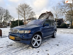 BMW X5 - 4.4i V8 Executive | Pano | Luchtvering | Luxe