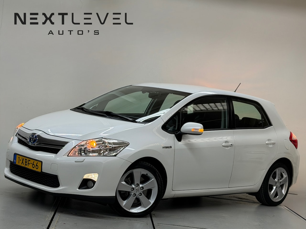 Toyota Auris - 1.8 Full Hybrid Dynamic DealerOnderhouden Camera - AutoWereld.nl