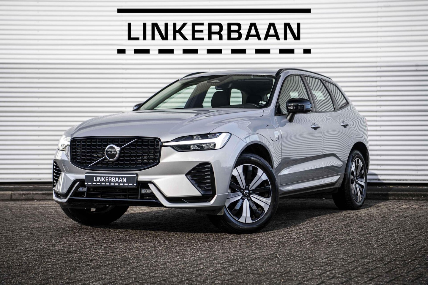 Volvo XC60 - 2.0 T6 Plug-in hybrid AWD Plus Dark | Panodak | Camera | Leder | 19 inch | - AutoWereld.nl