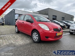 Toyota Yaris - 1.0 VVTi Spirit