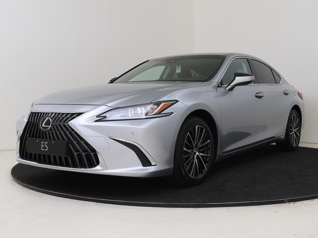 Lexus ES - 300h 35th Edition Beperkt leverbaar! - AutoWereld.nl