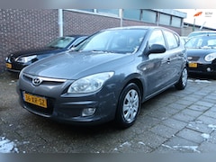 Hyundai i30 - 1.6i Dynamic