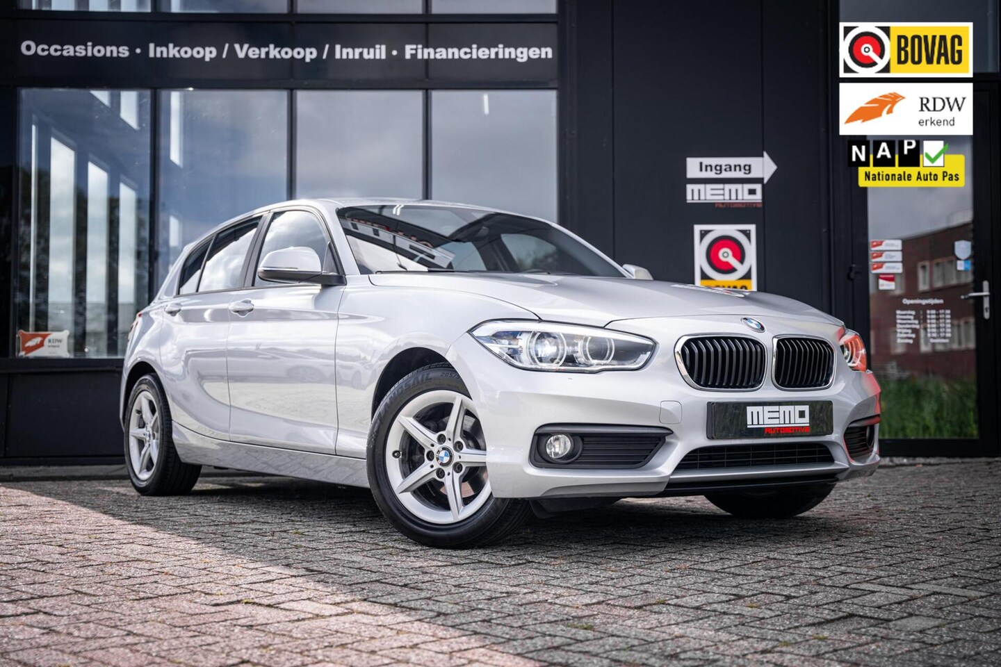 BMW 1-serie - 116i Essential*NAVIGATIE*LED*CRUISE*AIRCO*PDC* - AutoWereld.nl