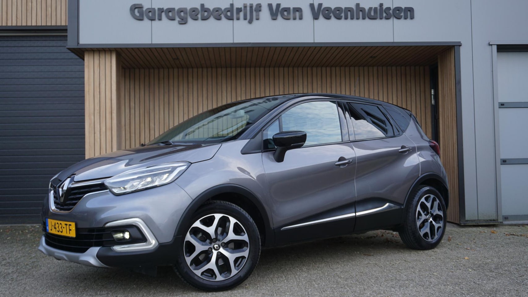 Renault Captur - 1.3 TCe 150PK Automaat Intens Pano.Dak Trekhaak 17inch LM Keyless LED H-Leder 91878km! - AutoWereld.nl