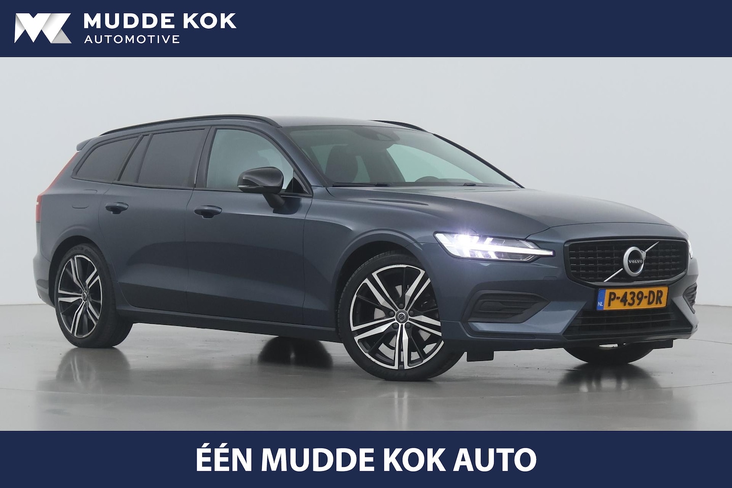 Volvo V60 - B3 Momentum | Trekhaak | Stoel+Stuurverwarming | Getint Glas | 19 Inch - AutoWereld.nl