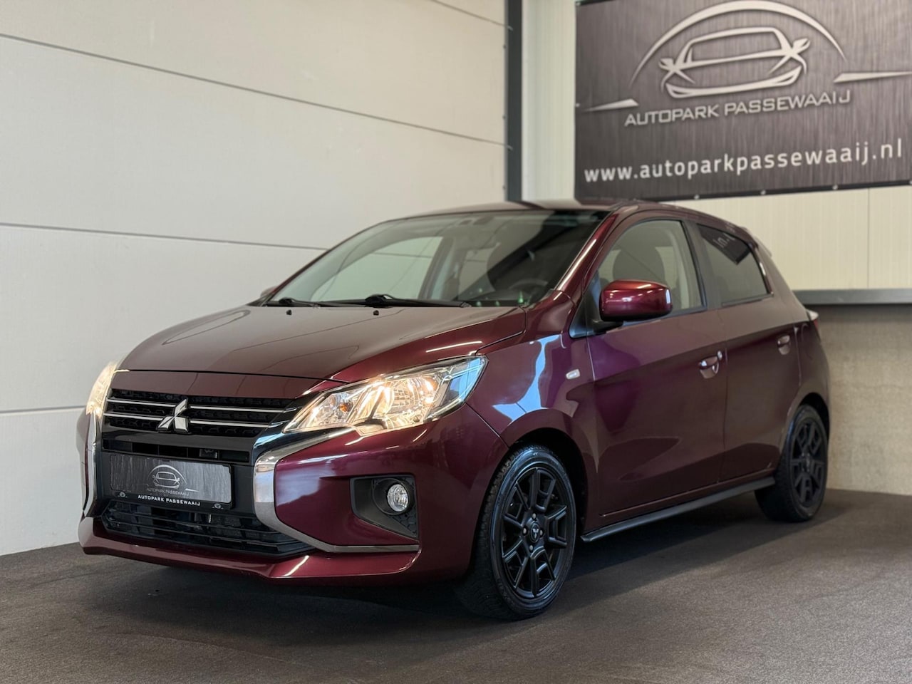 Mitsubishi Space Star - 1.2 Active Cruise Control, Achteruitrijcamera, Apple Carplay, Navigatie, Airco, Stoelverwa - AutoWereld.nl