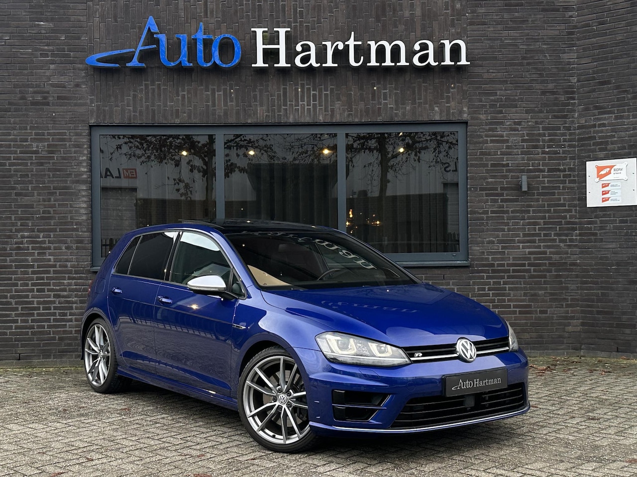 Volkswagen Golf - 2.0 TSI R 4Motion PANO|DYNAUDIO|ACC|MILLTEK - AutoWereld.nl