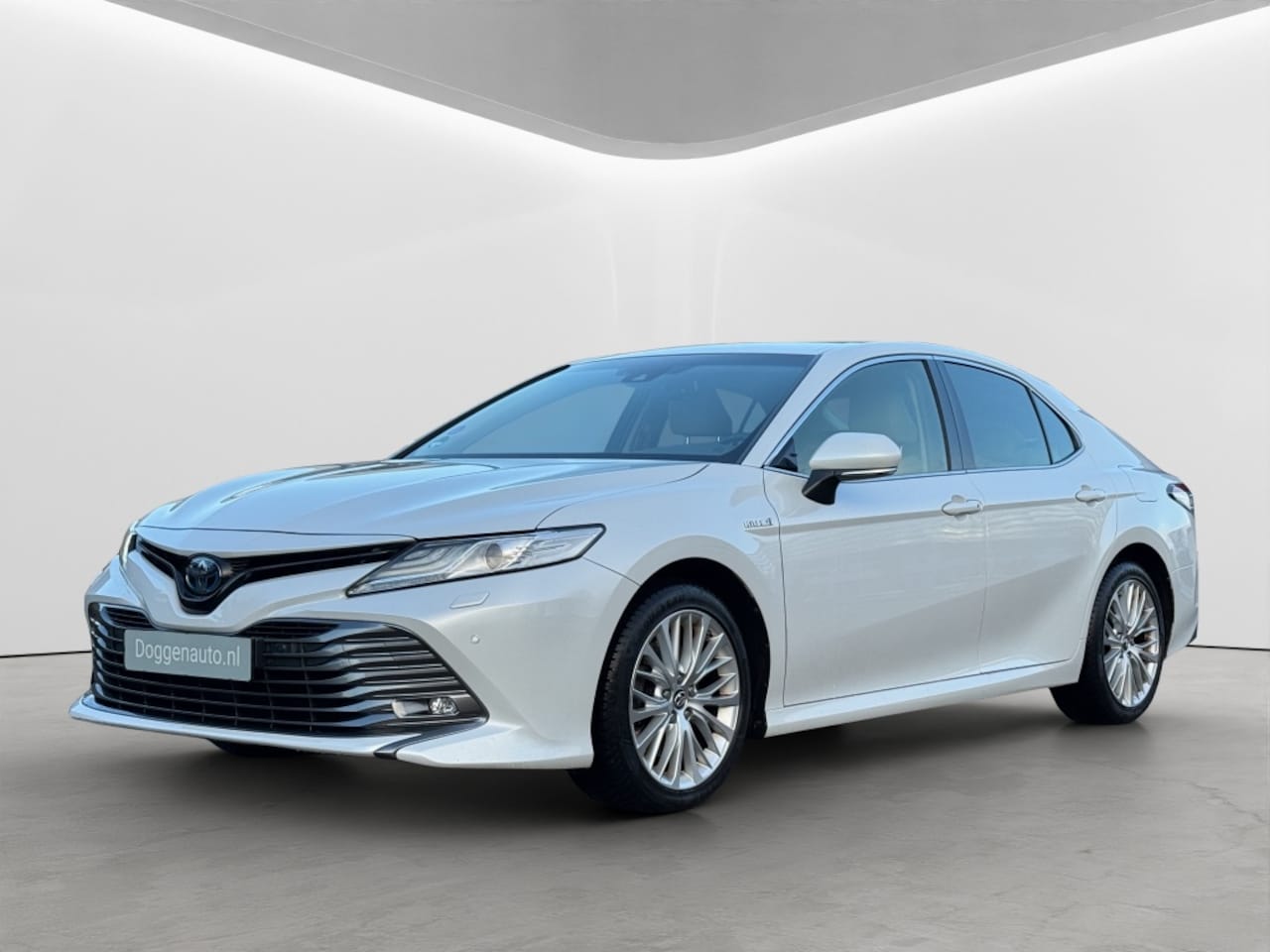 Toyota Camry - 2.5 Hybrid Executive Navi PDC Blindspot Led - AutoWereld.nl
