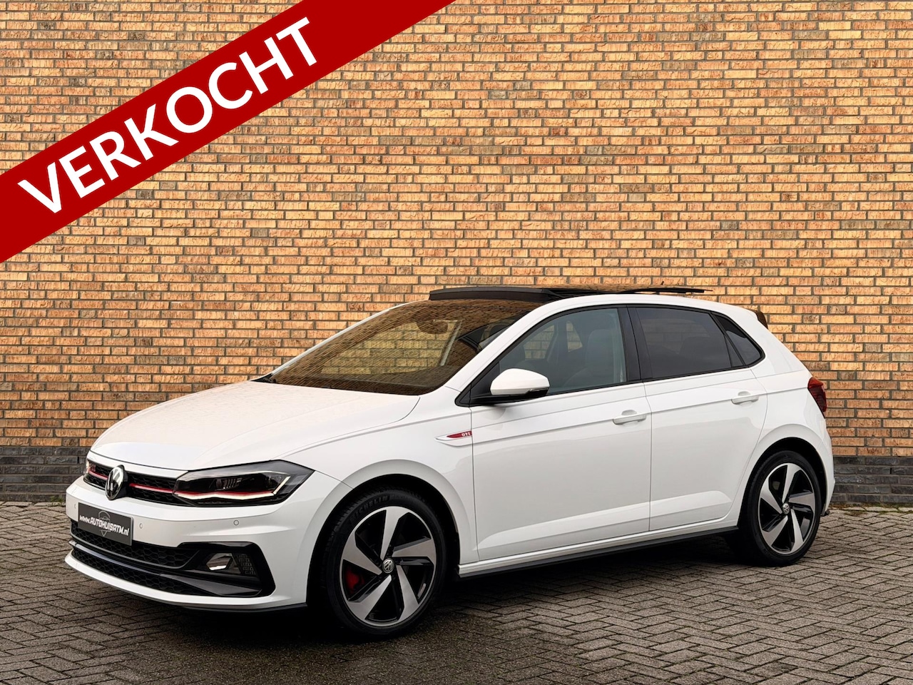 Volkswagen Polo - 2.0 TSI GTI Pano Dsg Acc Led Pdc Stoelvw Climatr - AutoWereld.nl