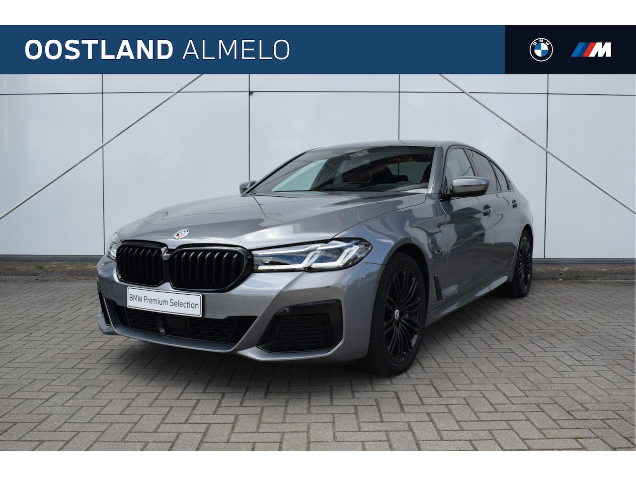 BMW 5-serie - 545e xDrive High Executive M Sport Automaat / Achteruitrijcamera / Soft-Close / Laserlight - AutoWereld.nl