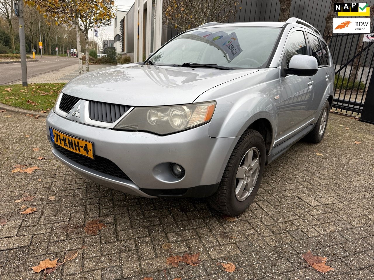 Mitsubishi Outlander - 2.4 Inspire 2WD Special Edition 2.4 Inspire 2WD Special Edition - AutoWereld.nl
