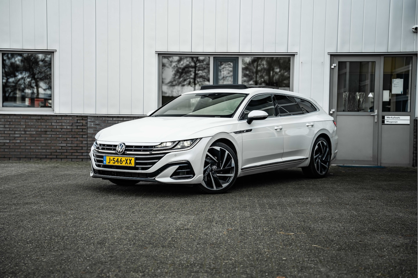 Volkswagen Arteon Shooting Brake - 2.0 TSI R-Line Business 2.0 TSI R-Line Business+ - AutoWereld.nl