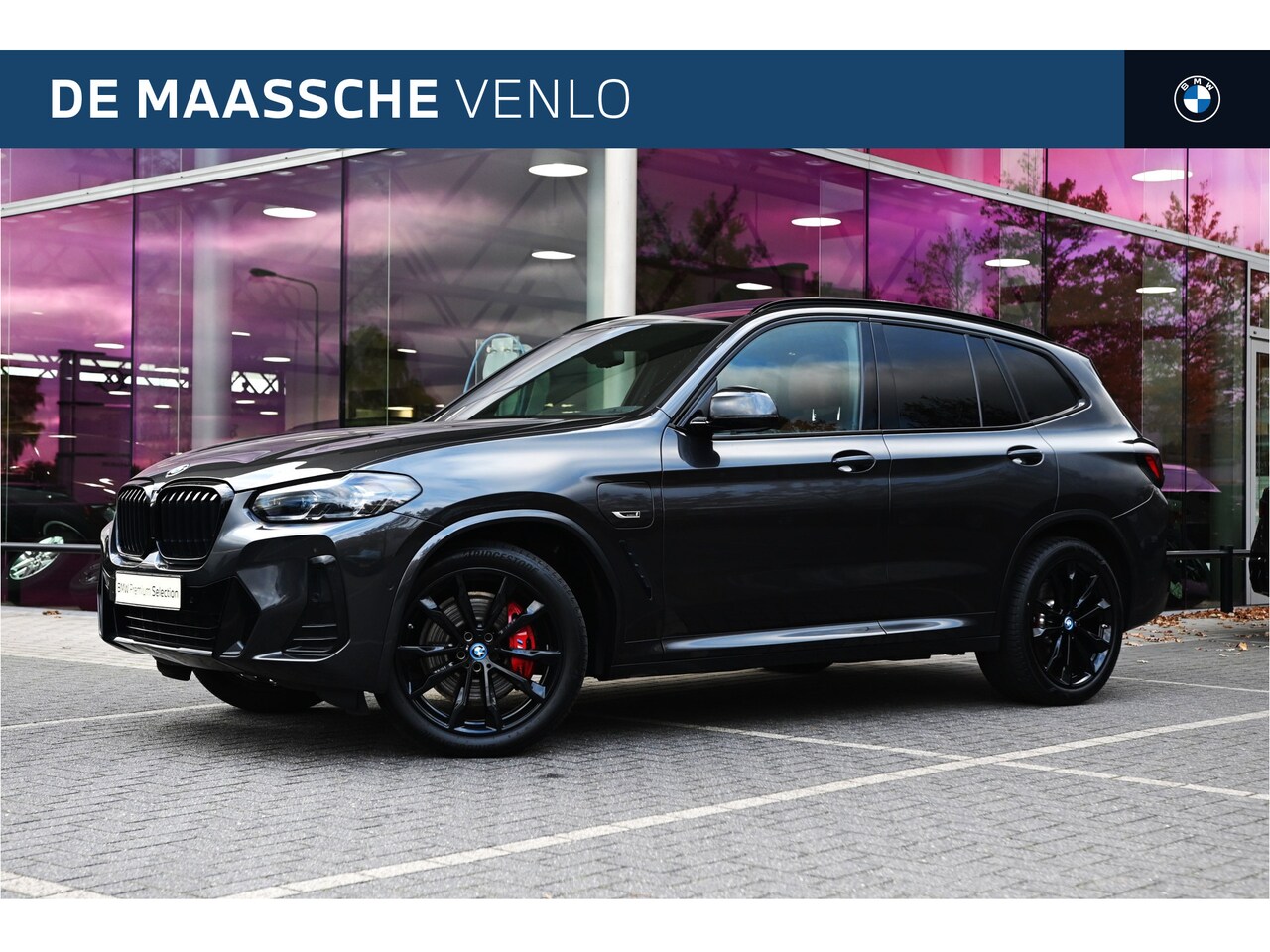 BMW X3 - xDrive30e High Executive M Sport Automaat / Panoramadak / Sportstoelen / Achteruitrijcamer - AutoWereld.nl