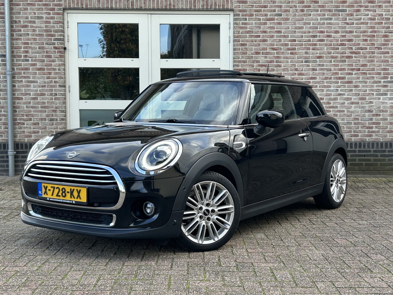 MINI Cooper - Mini 1.5 136pk AUT. Chili Panorama Navi - AutoWereld.nl
