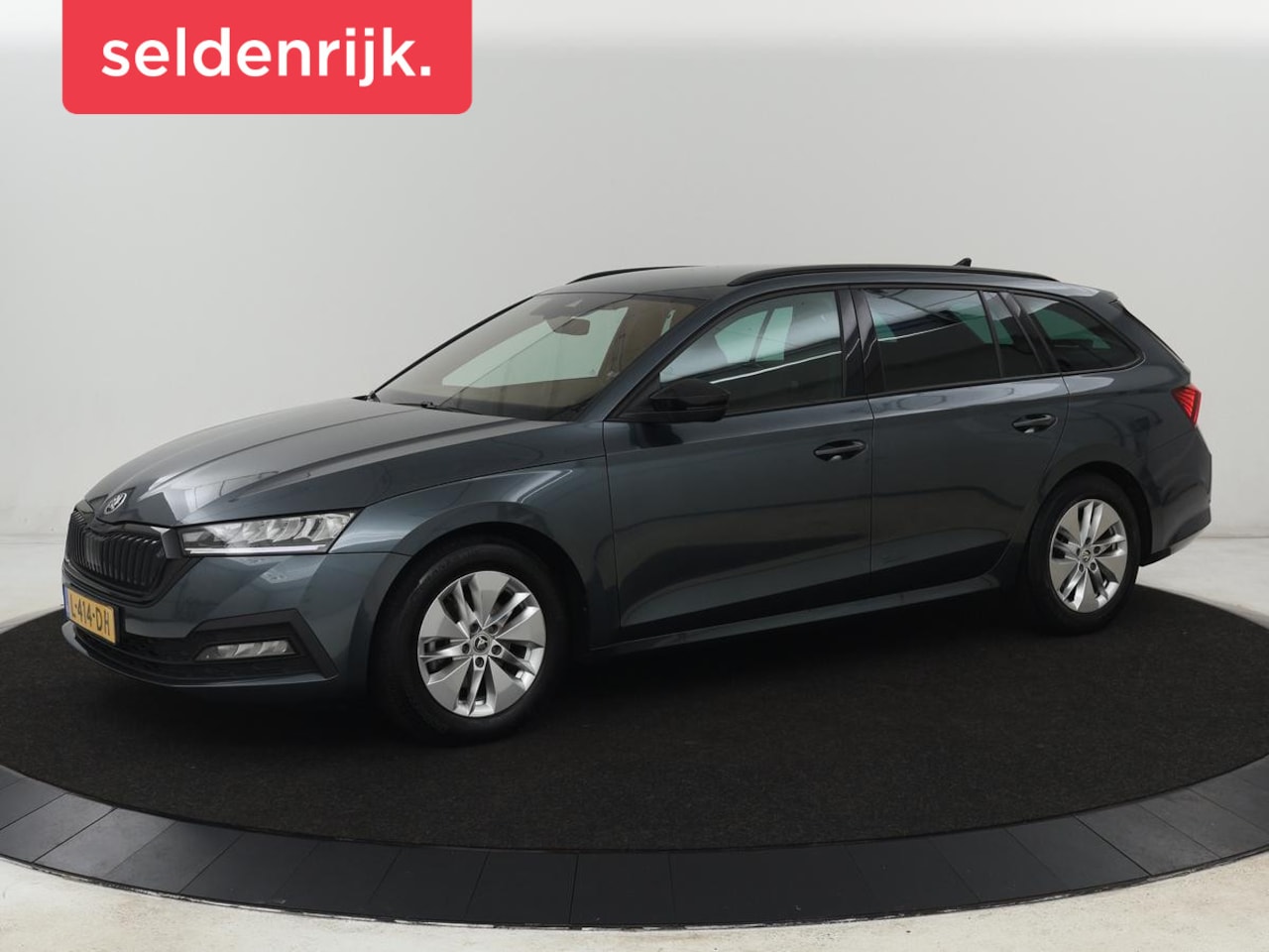 Skoda Octavia - 1.0 e-TSI Sport | Trekhaak | Carplay | Navigatie | Sportstoelen | Sfeerverlichting | Full - AutoWereld.nl