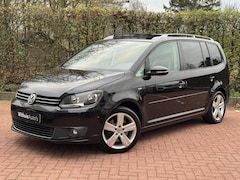 Volkswagen Touran - 1.4 TSI 140PK Life 7-Persoons Trekhaak Panoramadak