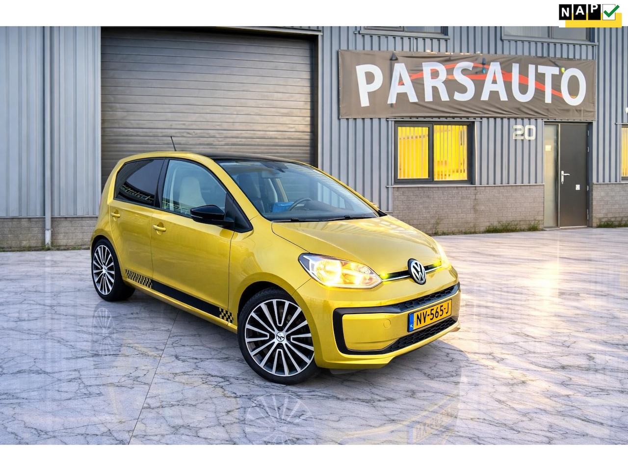 Volkswagen Up! - 1.0 BMT move up Camere Cruse/Carplay/Navi/Stuurknop - AutoWereld.nl