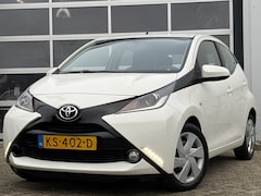 Toyota Aygo - 1.0 VVT-i x-play 70pk | Achteruitrijcamera | Bluetooth | Cruise control | Elektrische rame