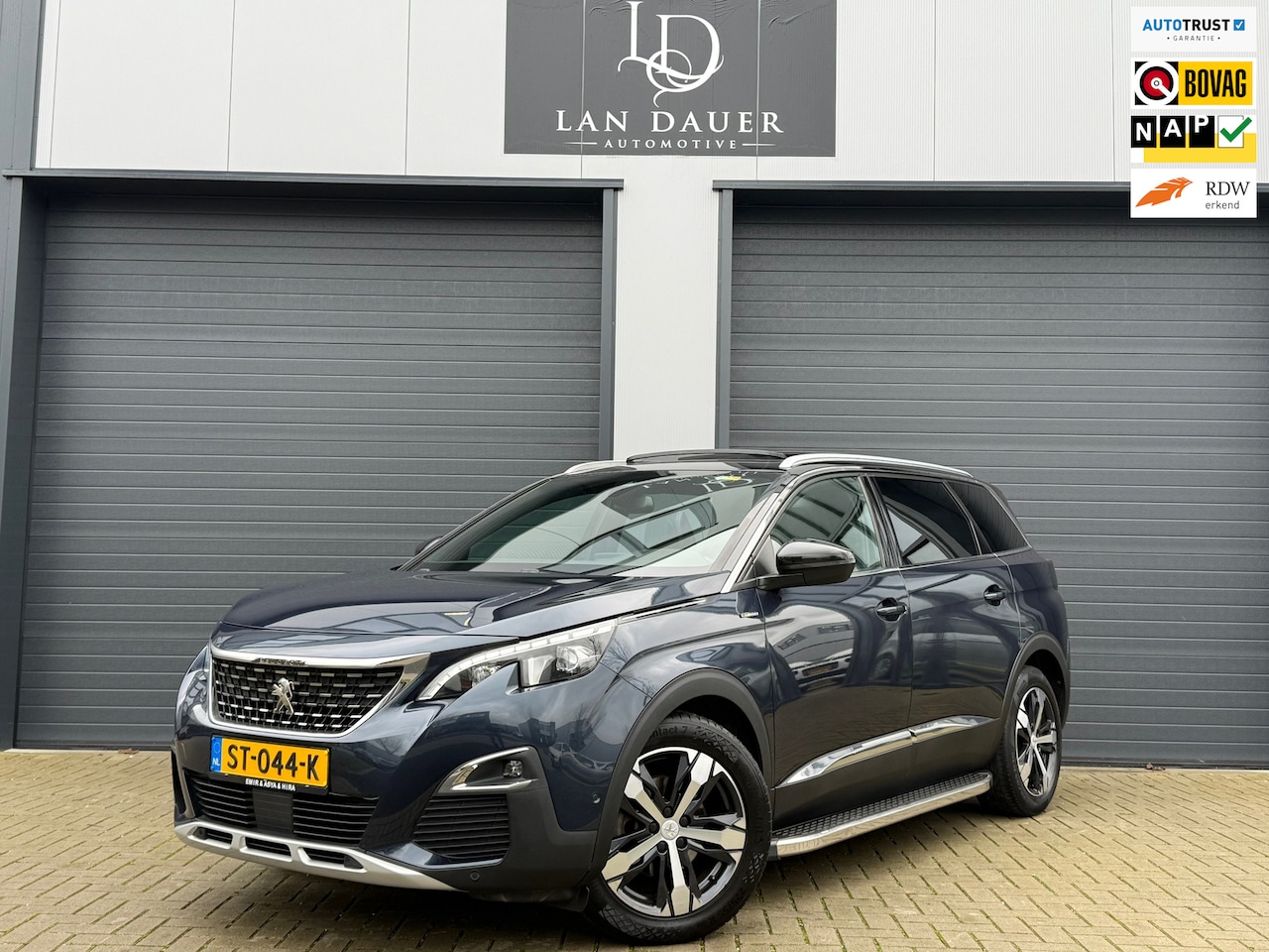Peugeot 5008 - 1.6 e-THP GT-Line Pano / Navi / Dealer Onderhouden / Camera / - AutoWereld.nl