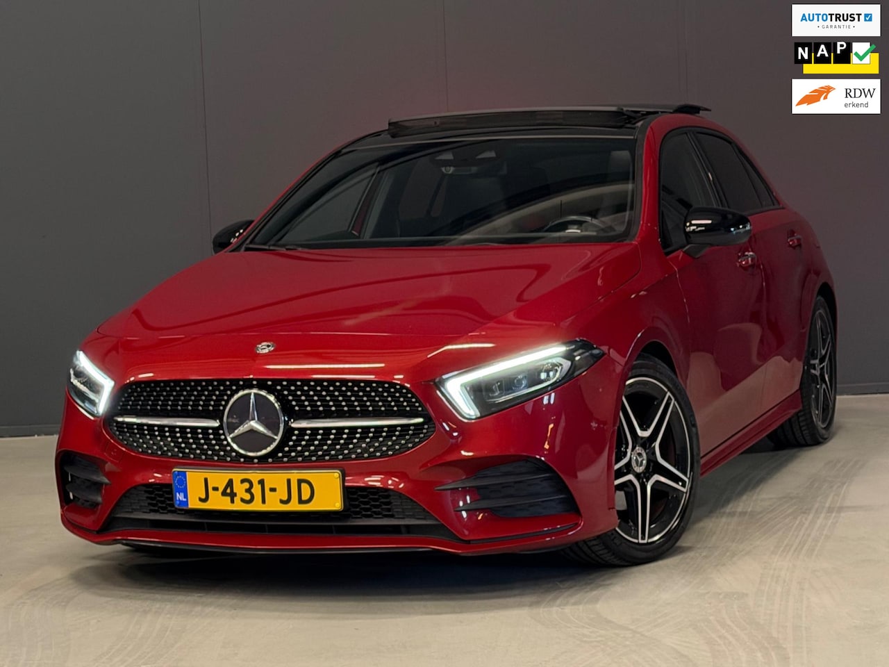 Mercedes-Benz A-klasse - 180 Business Solution AMG AUTOMAAT PANO/MEMORY/SFEER/PDC/CAMERA - AutoWereld.nl