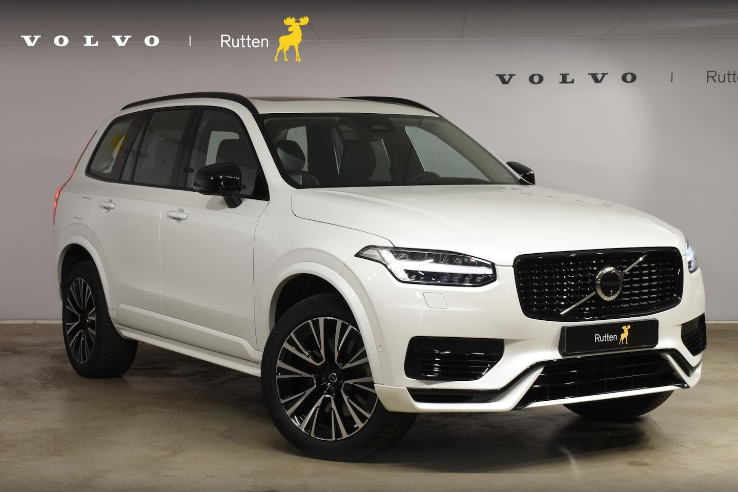 Volvo XC90 - T8 455PK Automaat Plug-in hybrid AWD Ultimate Dark / Bowers & Wilkins / Luchtvering / Head - AutoWereld.nl